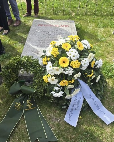 Zentralrat gedenkt in Flossenb&uuml;rg